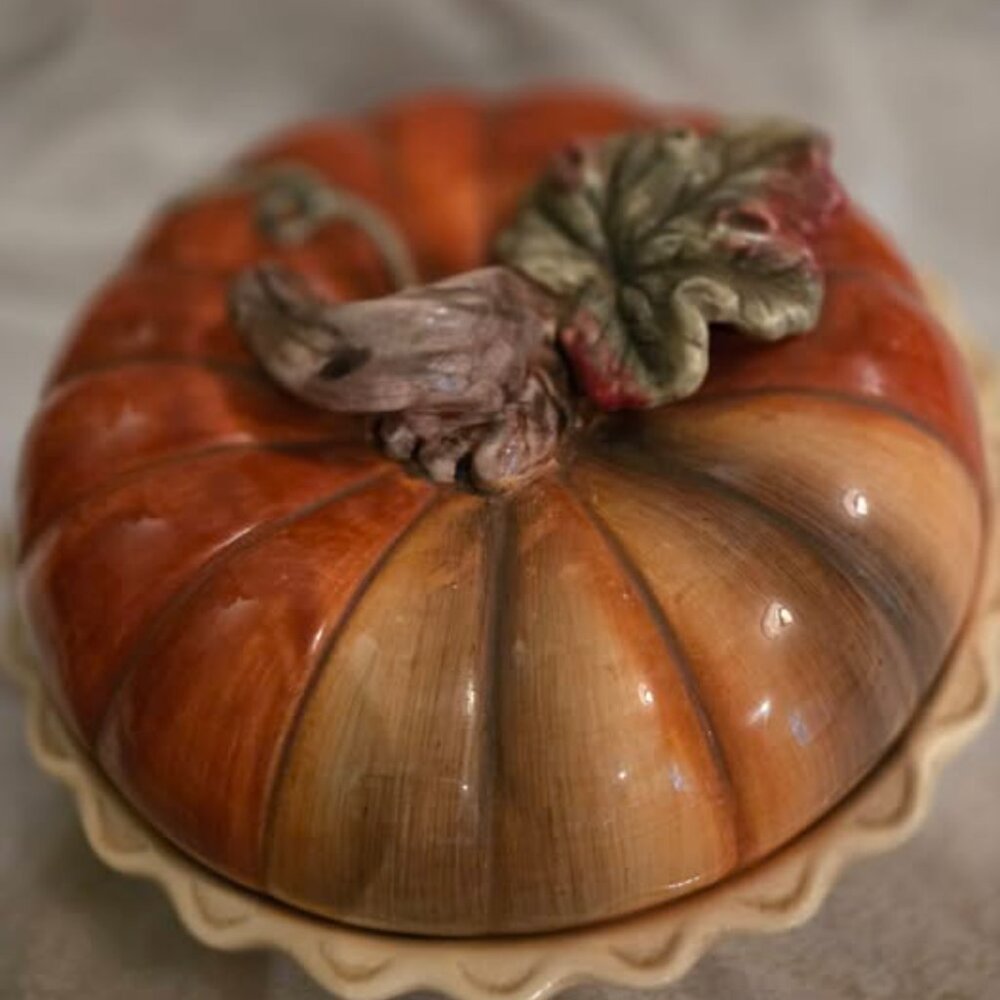 Vtg. Pumpkin Fall Thanksgiving Ceramic Pie Plate Dessert Server w/ Covered Lid - Picture 4 of 10